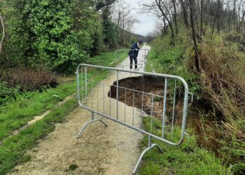 Frana nella Riserva di Punta Aderci, voragine sull’ex tracciato ferroviario
