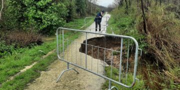 Frana nella Riserva di Punta Aderci, voragine sull’ex tracciato ferroviario