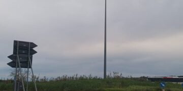 «Statale 16, alla rotatoria di Vasto nord lampione spento da un mese»