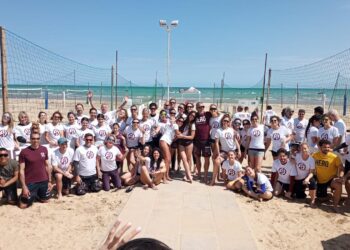 Decine di giovani al Beach volley camp sulla spiaggia di San Salvo Marina