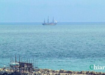La “Amerigo Vespucci” lascia l’Abruzzo, prossima tappa Durazzo