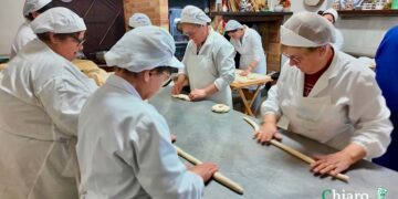 Verso San Nicola, a Pollutri iniziata la preparazione di 15mila taralli: «Segno di provvidenza»