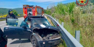 Due feriti in uno scontro frontale sulla Statale 650 “Trignina”, uno estratto dalle lamiere