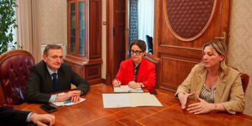 Incendio auto, Prefettura: «Misure di vigilanza a tutela della sindaca Di Fabio»