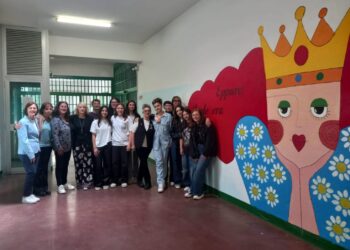 “Immaginati libera”: nella casa lavoro di Torre Sinello il murale degli studenti