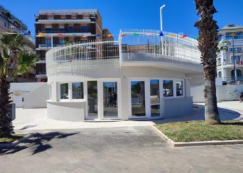 Eliminate le transenne, ecco la nuova rotonda di Vasto Marina