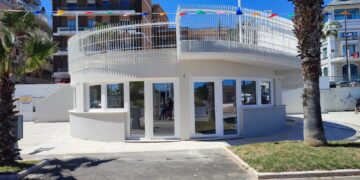 Eliminate le transenne, ecco la nuova rotonda di Vasto Marina