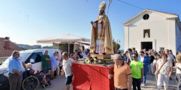 Messa e processione in mare, si rinnova il culto di San Nicola della Meta