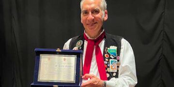 Il premio “Nicola Stivaletta” al Maestro Carlo Mantini, direttore della Corale Gran Sasso