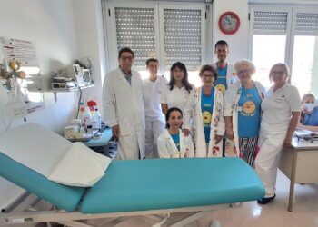 Ricoclaun dona un lettino elettrico all’ambulatorio di Pediatria dell’ospedale di Vasto