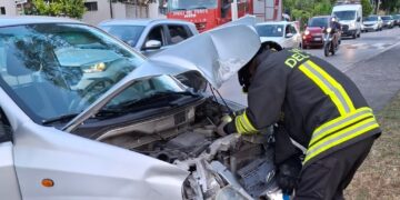 Scontro tra auto in via Incoronata, due feriti