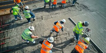 Emergenza caldo, fino al 31 agosto stop ai lavori in cantiere e in campagna dalle 12.30 alle 16