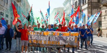 Sciopero metalmeccanici, «Adesione al 62%. Senza trattative la mobilitazione si intensificherà»