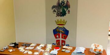 Hashish e cocaina per 270mila euro: arrestate due ragazze di 22 anni