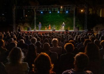 Cazzullo e Ovadia entusiasmano l’Arena Morricone: «Vasto città con due anime»