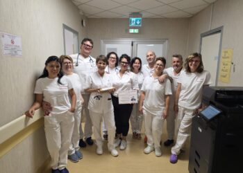 «Papà assistito con amore durante l’ultima fase della vita»: la donazione di Veronica all’ospedale