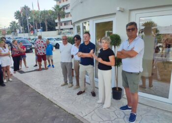 L’arte per inaugurare la rotonda: la mostra di pittura apre i nuovi locali