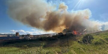 La striscia di fuoco non si ferma: a Lentella l’ennesimo rogo della giornata nel Vastese