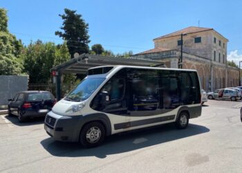 «Grazie all’autista del bus che ha evitato a mia figlia e mia nipote di essere importunate»