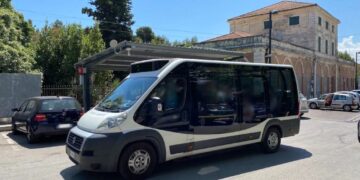 «Grazie all’autista del bus che ha evitato a mia figlia e mia nipote di essere importunate»