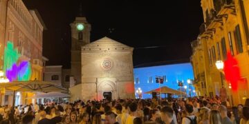 La Vasto antica ha vissuto il giorno più lungo dell’anno: migliaia di persone alla Notte in centro