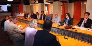 Stellantis, «Impossibile raggiungere nei tempi previsti le quote di veicoli elettrici da vendere»