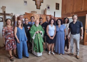 La reunion a 40 anni dal diploma: «Un giorno speciale nel ricordo di Luciano Luongo»