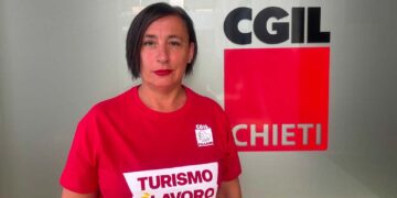 “Il turismo è lavoro”: la Filcams Cgil Chieti sulle spiagge contro il lavoro nero