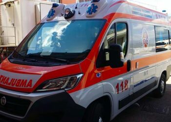 Ambulanze senza medico, i sindaci convocano conferenza, la Asl rassicura tutti due ore prima