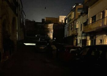 «Largo Siena, in pieno centro storico, al buio da quattro anni»