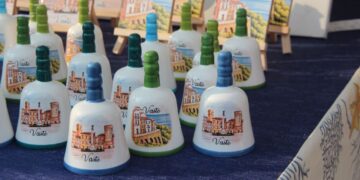 Suoni, colori e tradizione: la Sagra delle Campanelle di San Rocco affolla Piazza Rossetti