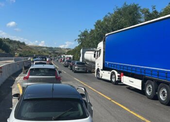 Vacanze finite, si torna a casa: chilometri di code sull’A14 in Abruzzo e Marche