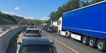 Vacanze finite, si torna a casa: chilometri di code sull’A14 in Abruzzo e Marche