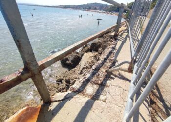 Il lungomare nord si sgretola. «A settembre i lavori sul primo tratto»