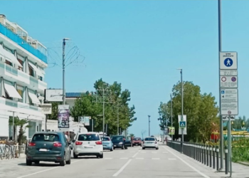 I dissuasori della discordia: «Alla marina non risolvono il problema, serve un piano della viabilità»