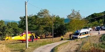 Scivola in piscina e resta ferito, uomo soccorso a Furci