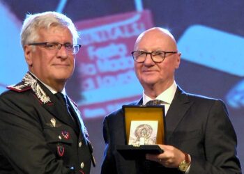 Festa del ritorno da mezzo secolo per i vastesi lontani: banda dei carabinieri e premio al gen. Masciulli