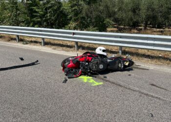 Scontro auto-moto sulla Trignina, cinquantenne soccorso dall’eliambulanza: ricoverato a Pescara