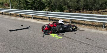 Scontro auto-moto sulla Trignina, cinquantenne soccorso dall’eliambulanza: ricoverato a Pescara