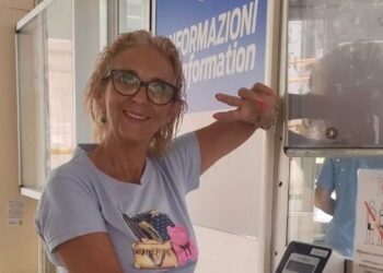 In pensione Silvia Quirini, i colleghi del reparto dialisi: «Ti dobbiamo tanto. Ti vogliamo bene»