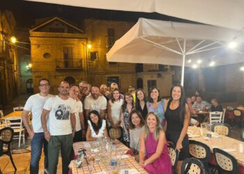 «Ritrovarsi dopo 28 anni: la magia della nostalgia»