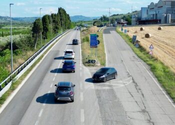 «SS16, due incroci pericolosi a poca distanza. Rotatoria solo promessa»