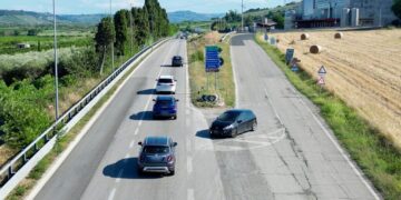 «SS16, due incroci pericolosi a poca distanza. Rotatoria solo promessa»