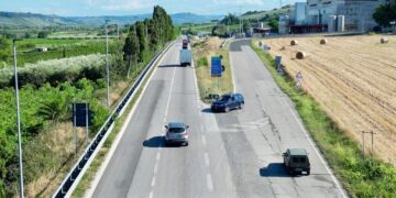 «SS16, due incroci pericolosi a poca distanza. Rotatoria solo promessa»
