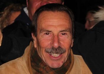 Tredici anni fa l’ultima canzone insieme: il Capitano si ricongiunge al Cavaliere, domani le esequie