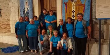 Festa delle uncinettine, benedetto il pannello di San Nicola delle volontarie di Celenza sul Trigno