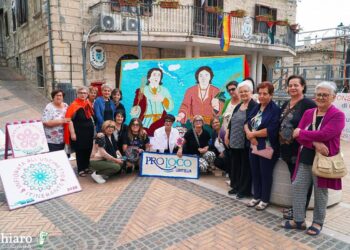 Infiorata all’uncinetto itinerante, a Lentella scoperto il pannello dedicato ai Santi protettori