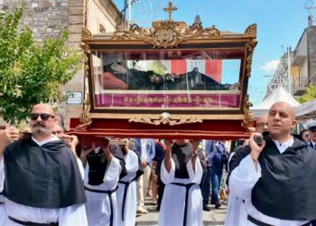 Folla di fedeli alla solennità del Beato Angelo da Furci