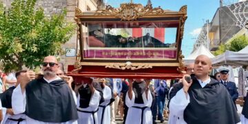 Folla di fedeli alla solennità del Beato Angelo da Furci