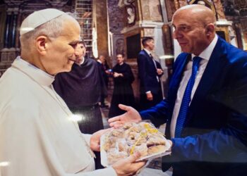 Furci dona i “celli ripieni” al Papa e lo aspetta in paese: «La visita è solo rimandata»